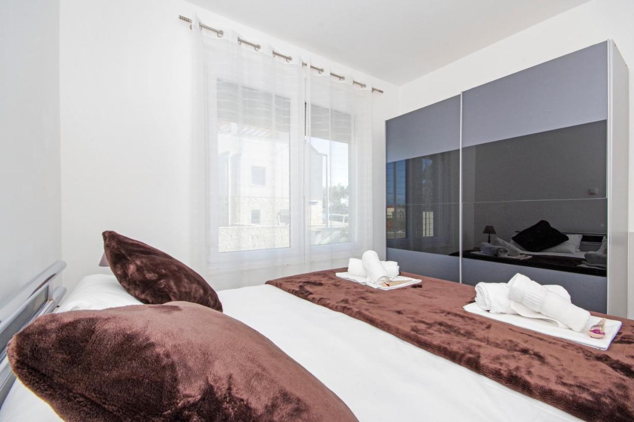 Apartment Laura Privlaka  Buitenkant foto