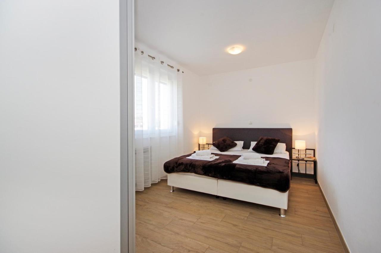 Apartment Laura Privlaka  Buitenkant foto