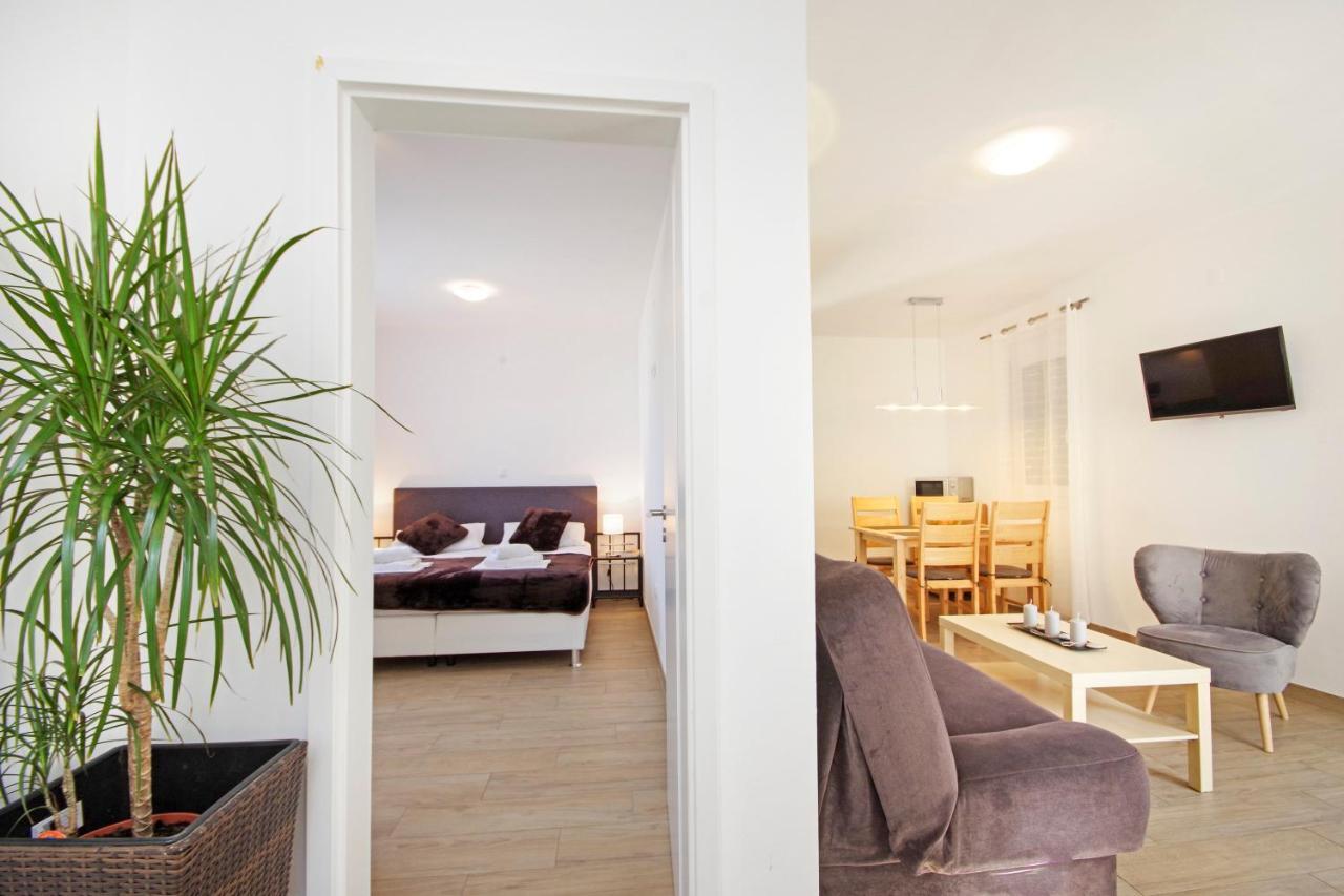 Apartment Laura Privlaka  Buitenkant foto