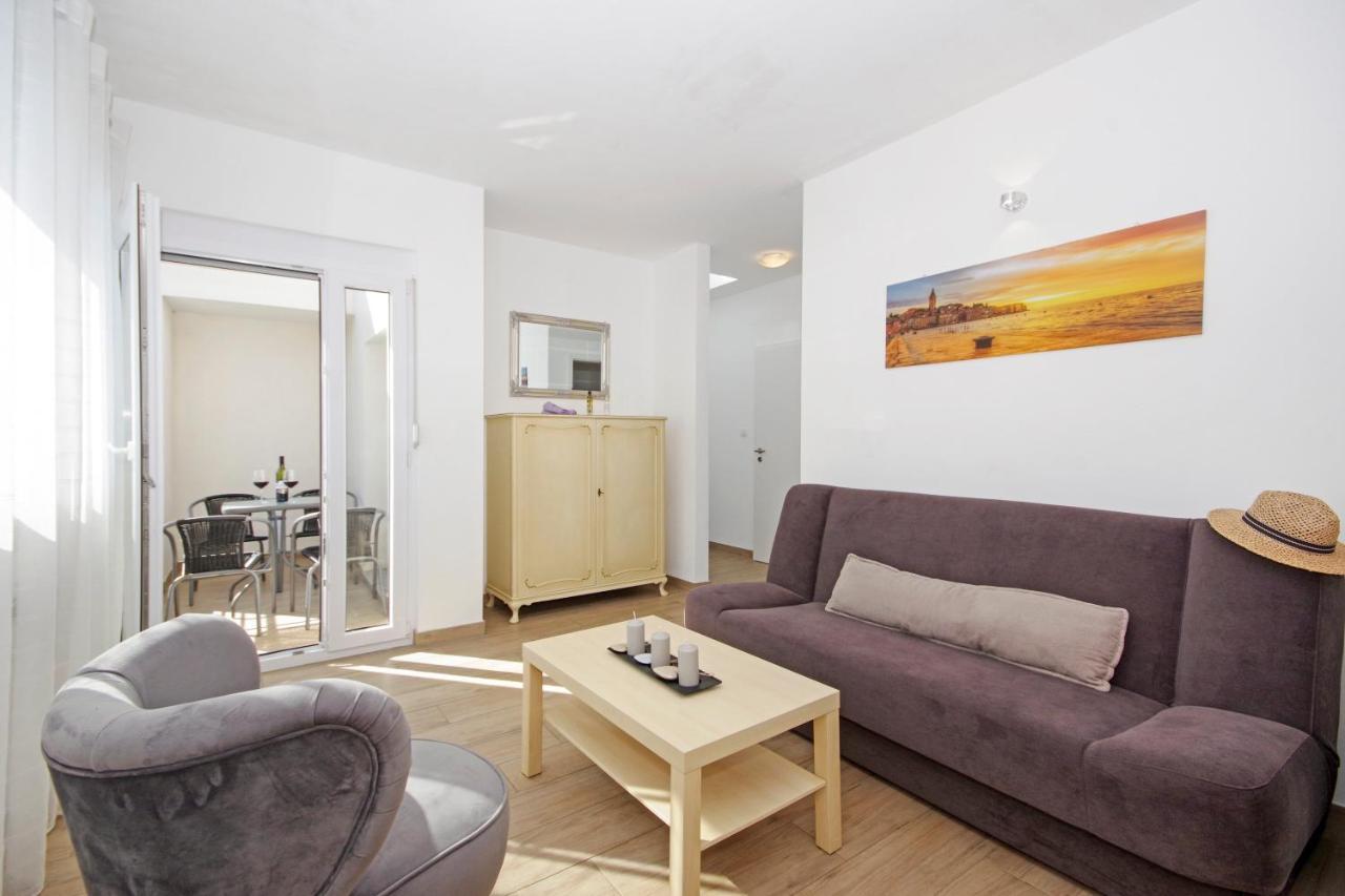 Apartment Laura Privlaka  Buitenkant foto