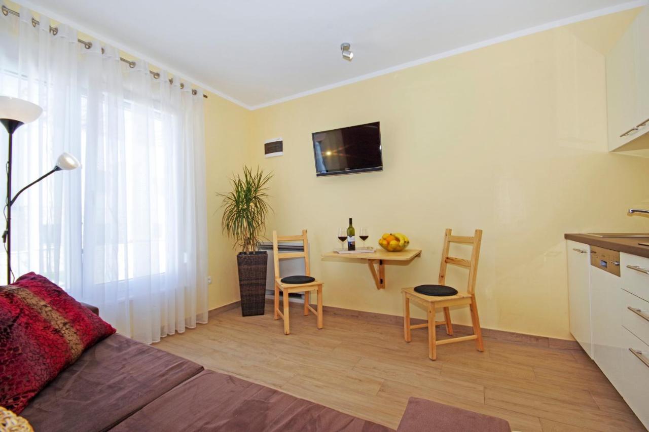 Apartment Laura Privlaka  Buitenkant foto