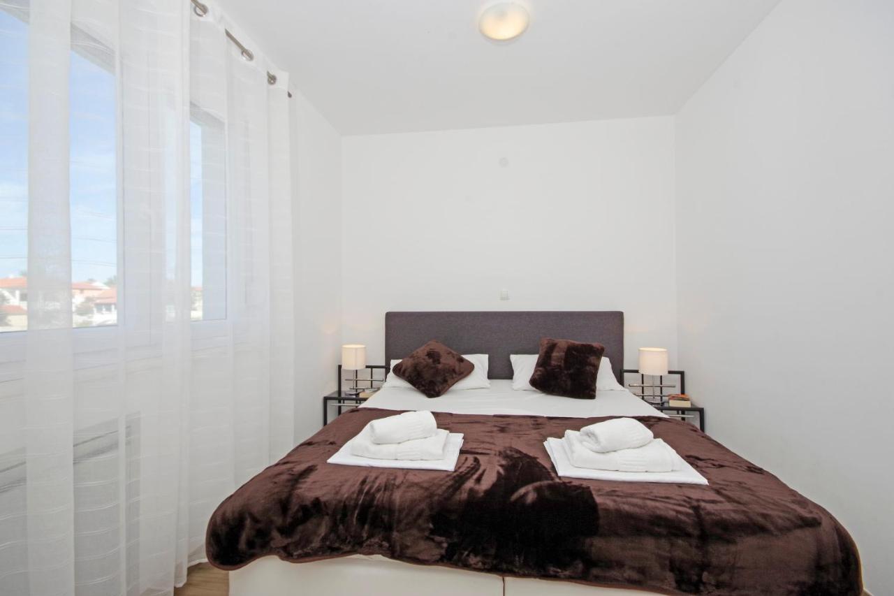 Apartment Laura Privlaka  Buitenkant foto