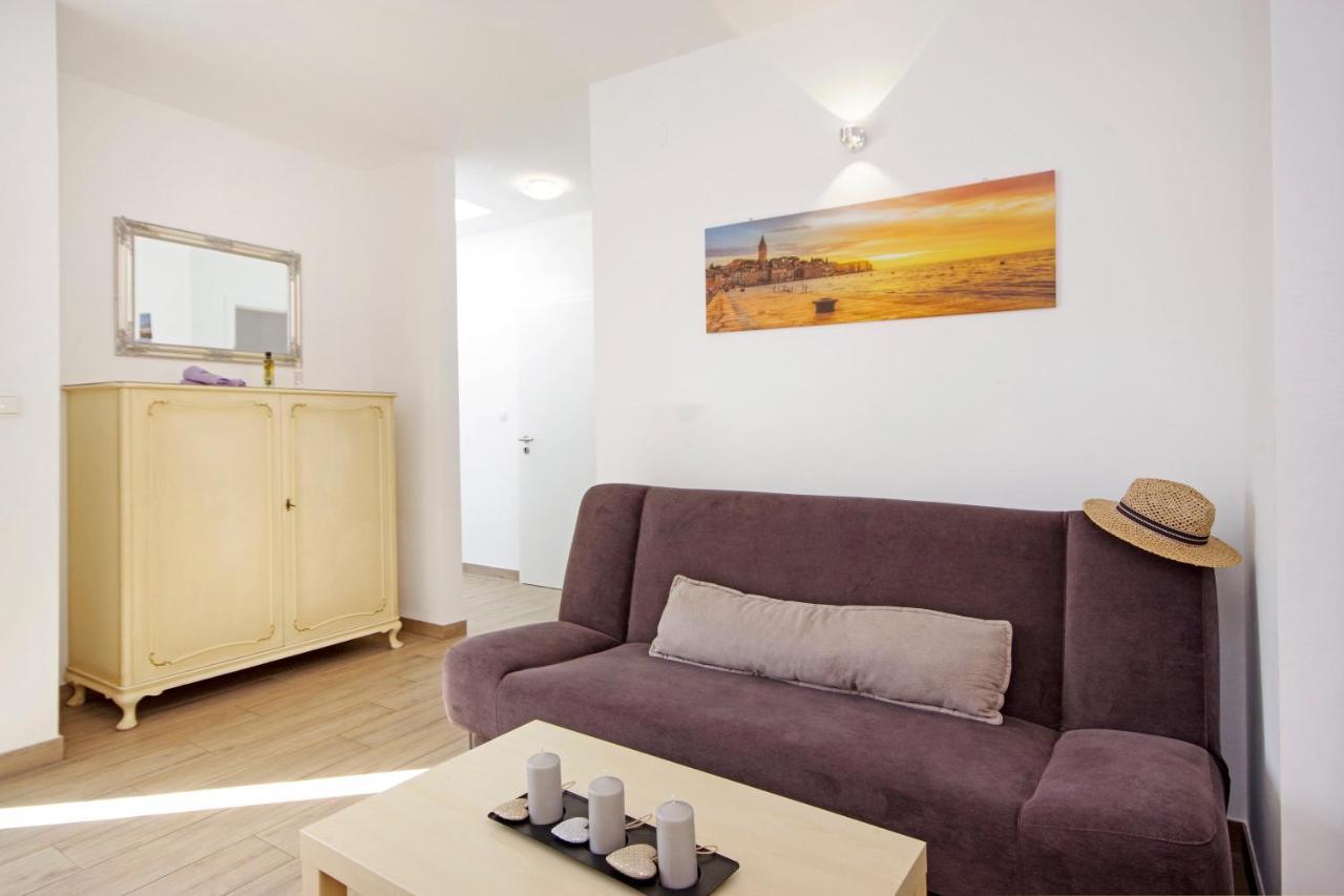 Apartment Laura Privlaka  Buitenkant foto